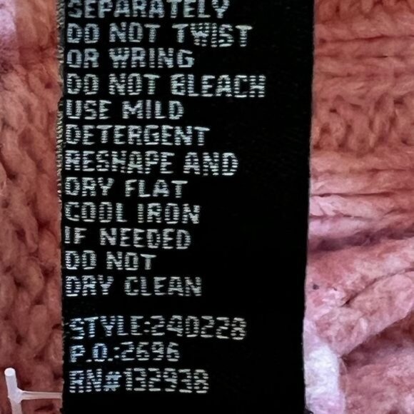 Cliche cardigan sweater size large pink with flowers embroidered over buttons - Picture 14 of 15